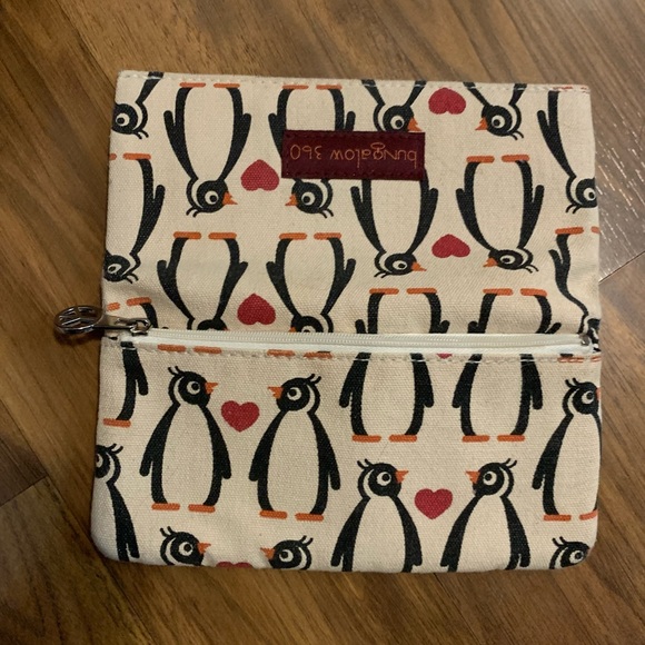 Bungalow 360 penguins crossbody bag and wallet set - Picture 7 of 7